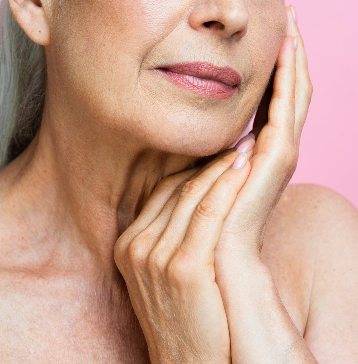 Anti age: trattamenti e segreti per una pelle compatta